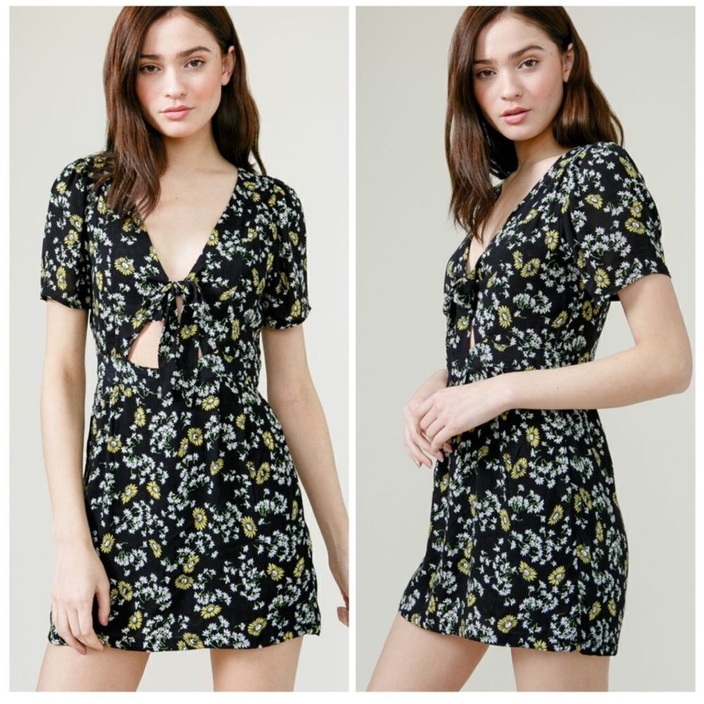 Free People Jinx Black Floral Print Tie-Front Romper- Size 0